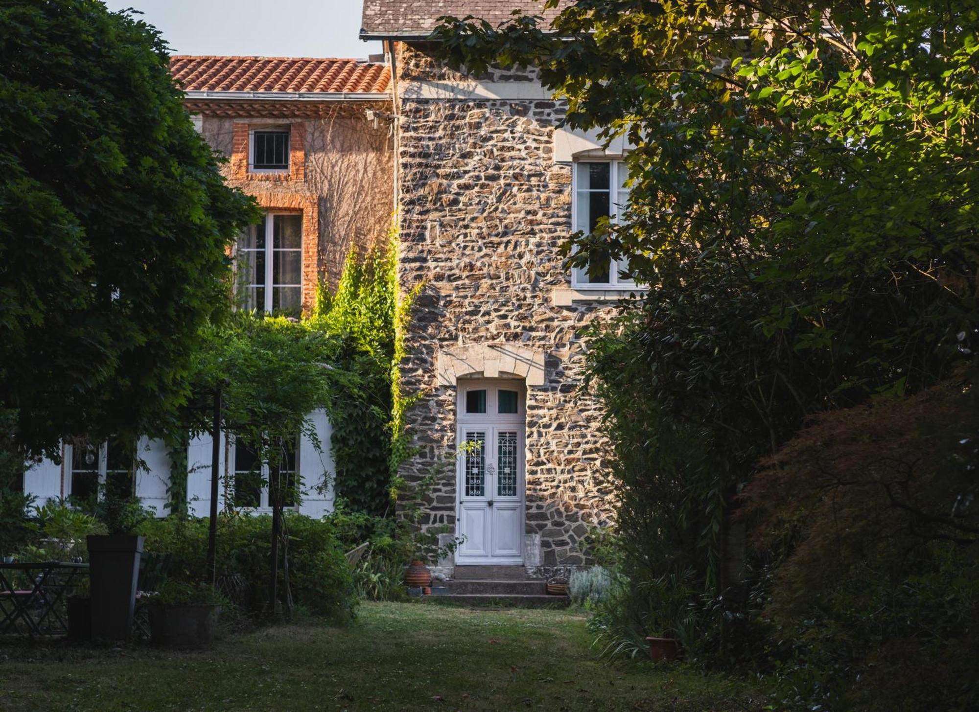 Maison D'Hotes La Bien-Aimee Montrevault ภายนอก รูปภาพ